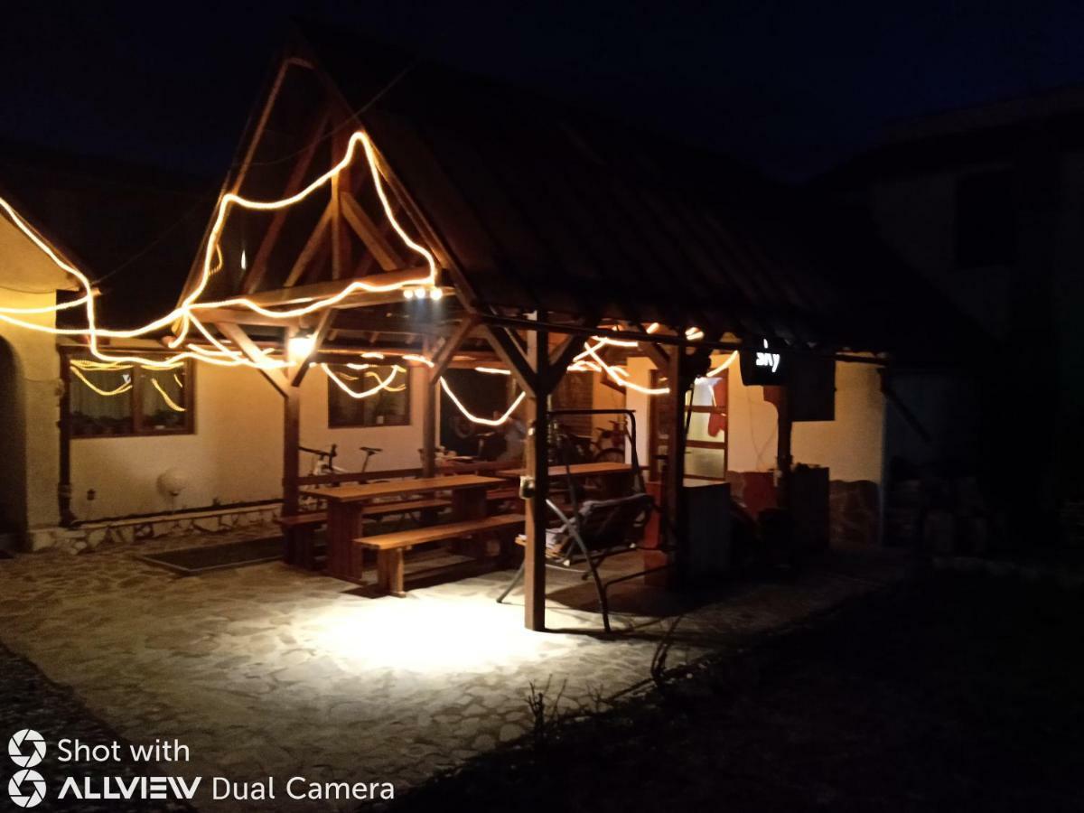 Hotel Casa Toth Din Tipterai Vişeu de Sus Esterno foto