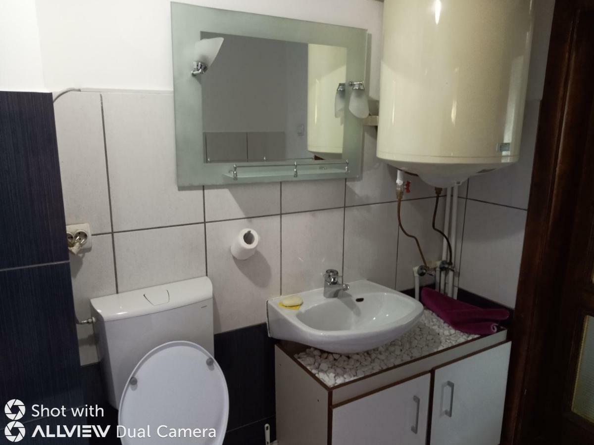 Hotel Casa Toth Din Tipterai Vişeu de Sus Esterno foto